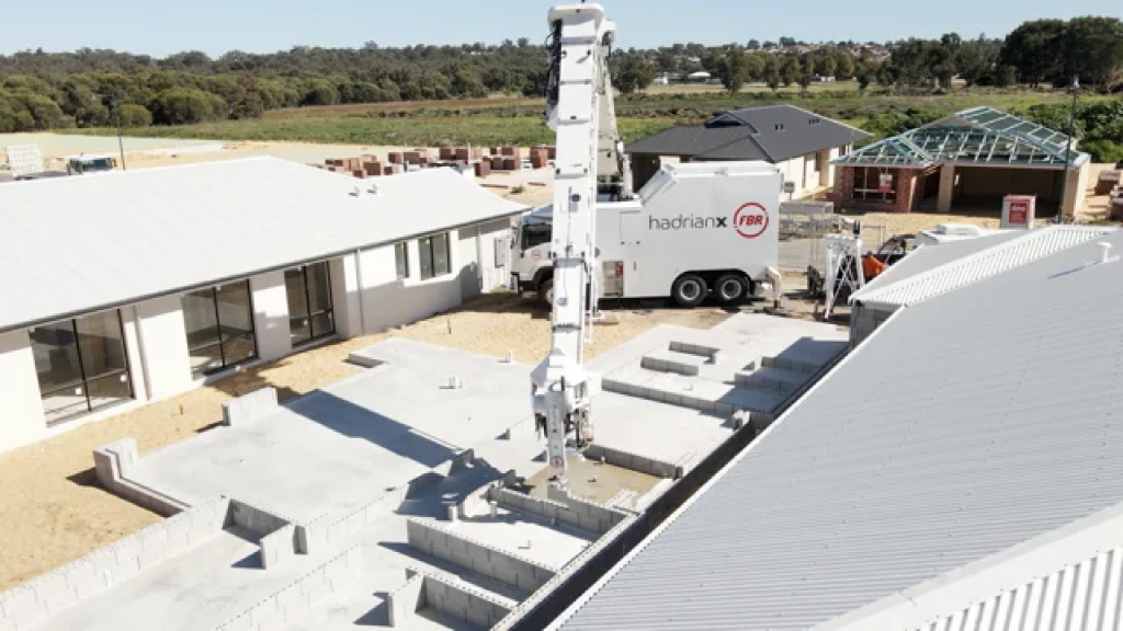 Robô faz casa em dois dias e pode revolucionar construção; Confira