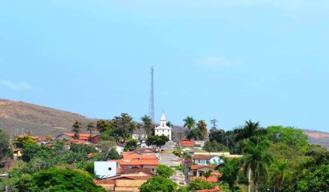 A Menor Cidade do Brasil: Descubra o Encanto de Serra da Saudade!